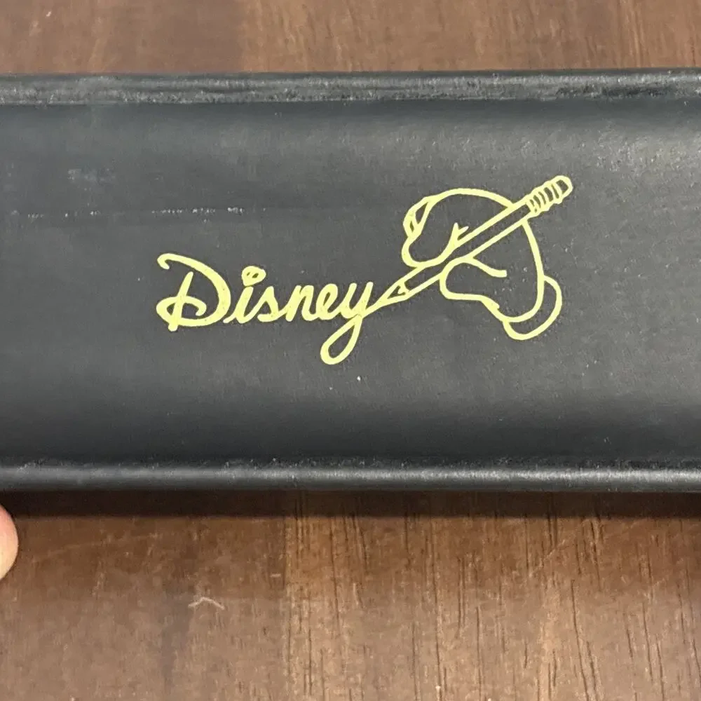 New Disney Artist Watch Donald Duck Rare! Super Nice Quality Limited